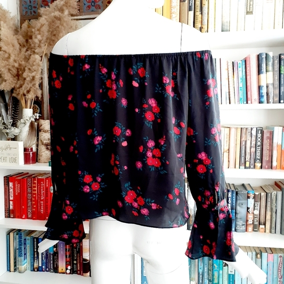 L'Academie Off the Shoulder Blouse - Picture 5 of 11